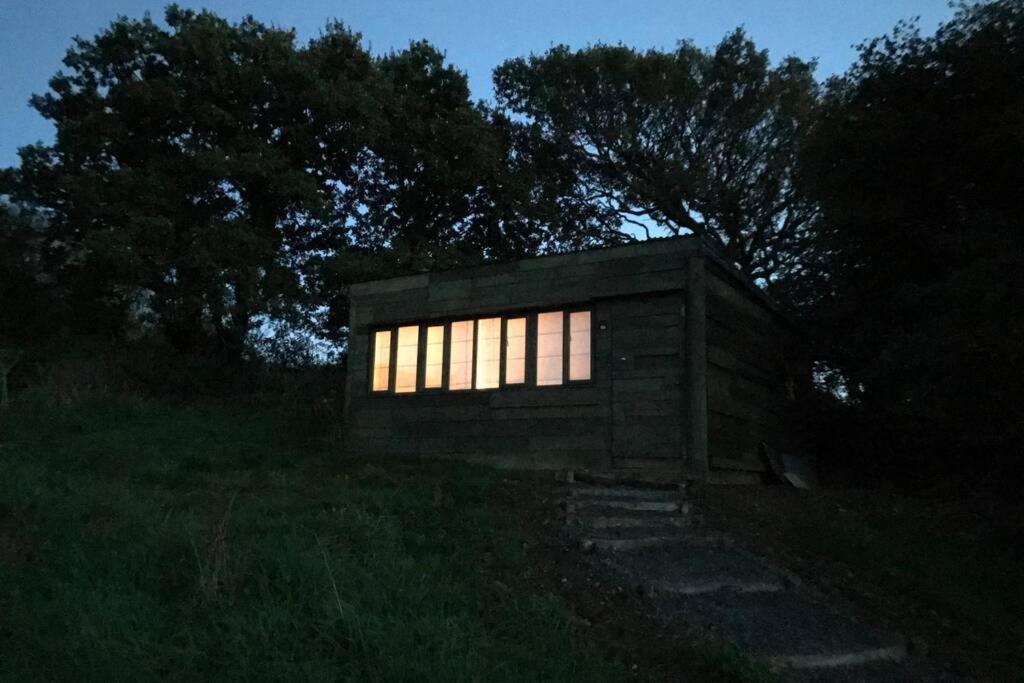 Stags View,Unique eco cabin, Dartmoor views South Brent Extérieur photo